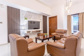 E7DSC Live spacious 3BR flat all En Suite Balcony